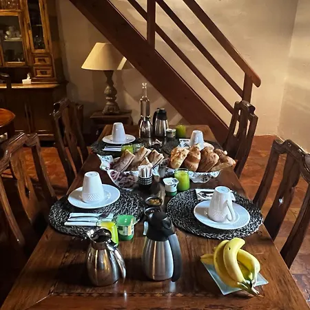 Sci Les Remparts De Mirepoix Couette-café *